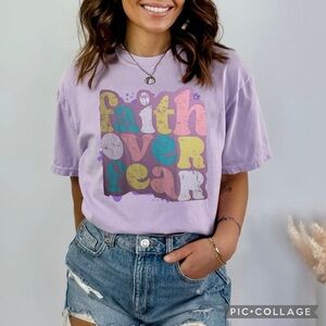NWT! Press Lab Lilac Faith Over Fear Short Sleeve Crew Neck Graphic T-Shirt